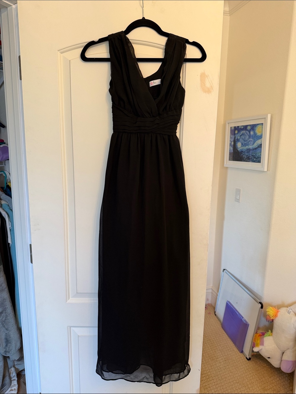 Chic Black V-Neck Maxi Dress with Gathered Waist
